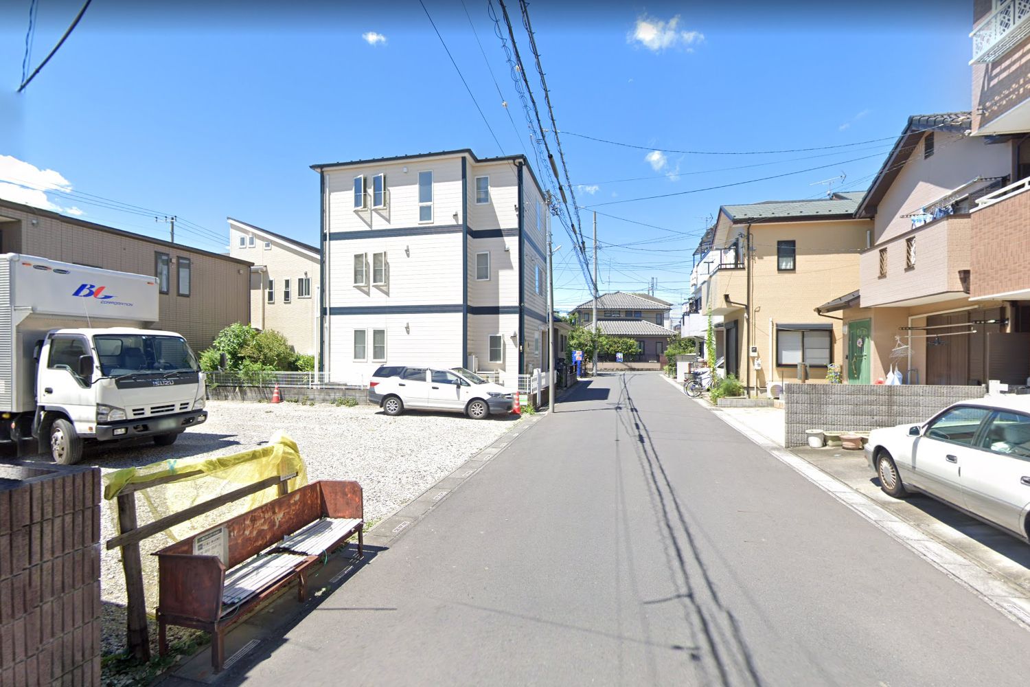 川口市本前川3丁目貸地貸地の北側前面道路